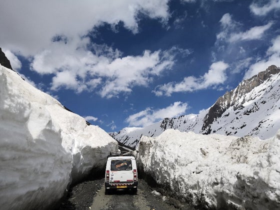 Zoji La Has Up 79 Feet of Snowfall