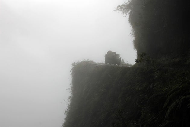 Poor Visibility and Accidents at North Yungas Road