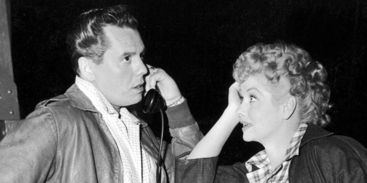 lucille ball and desi arnaz looking at each other