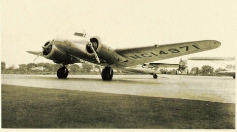 amelia earhart's plane